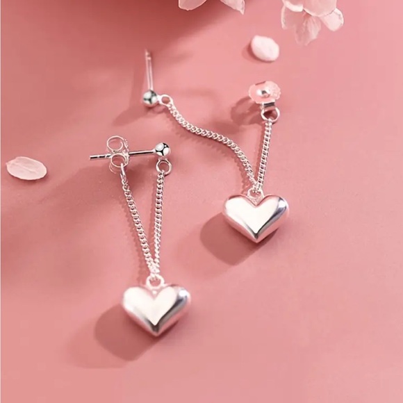 🎄3 for $23🎄Silver Heart Chain Earrings - Picture 2 of 4